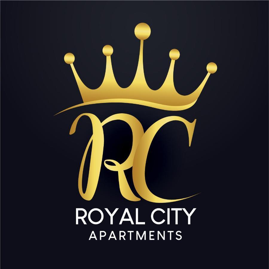 Royal City Apartments 亚伊采 外观 照片