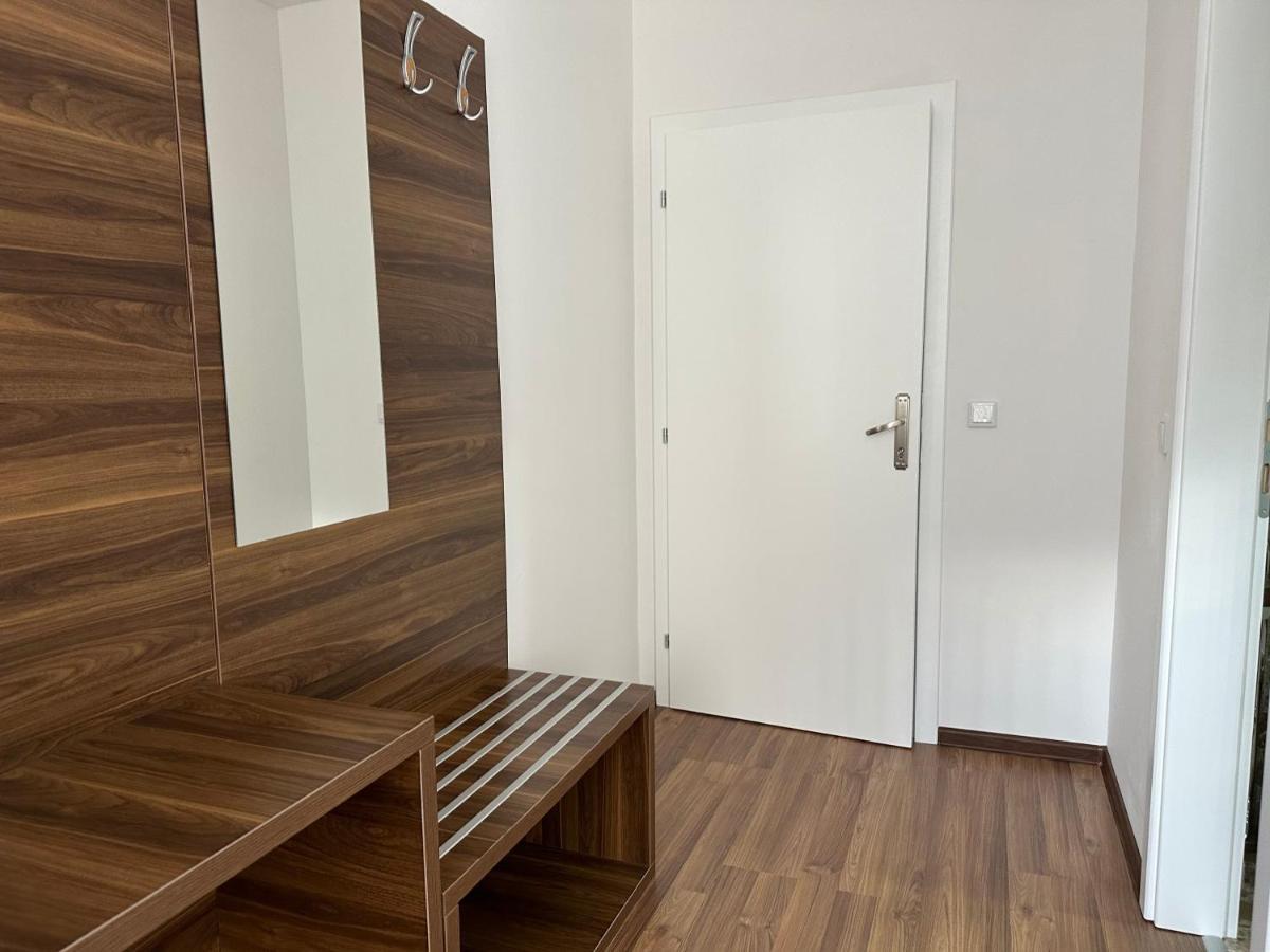 Royal City Apartments 亚伊采 外观 照片