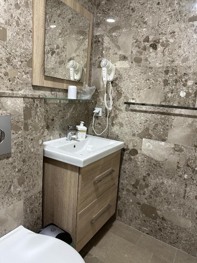Royal City Apartments 亚伊采 外观 照片