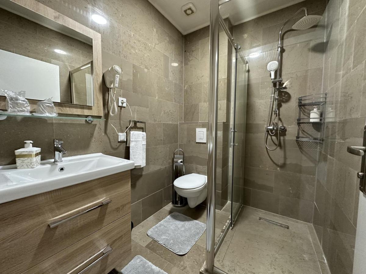 Royal City Apartments 亚伊采 外观 照片