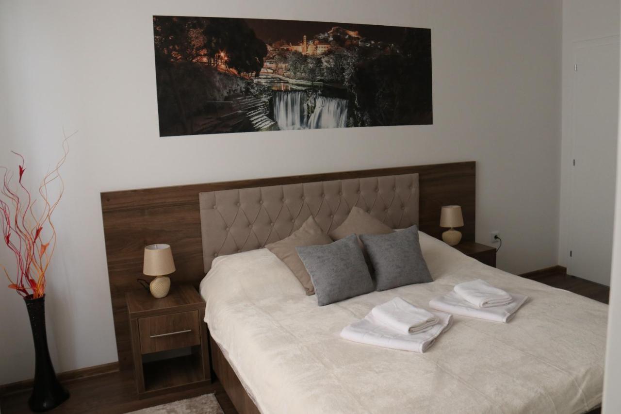 Royal City Apartments 亚伊采 外观 照片