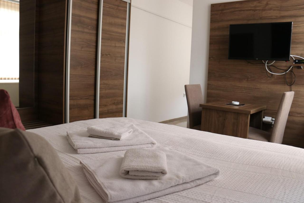 Royal City Apartments 亚伊采 外观 照片