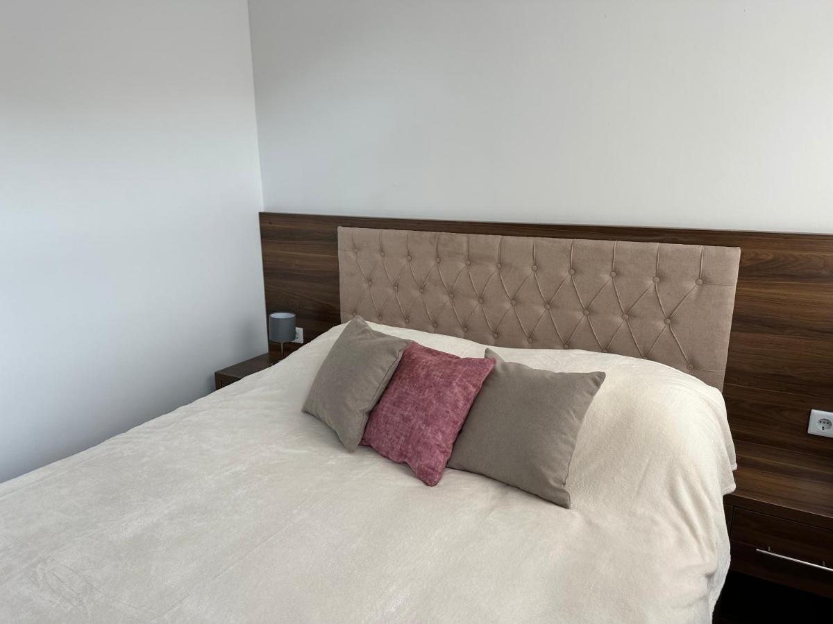 Royal City Apartments 亚伊采 外观 照片